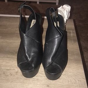 Cute chunky sandal heel